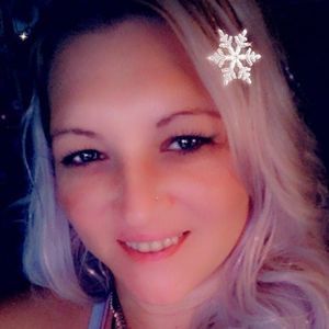 Meet your Posher, Chrystal